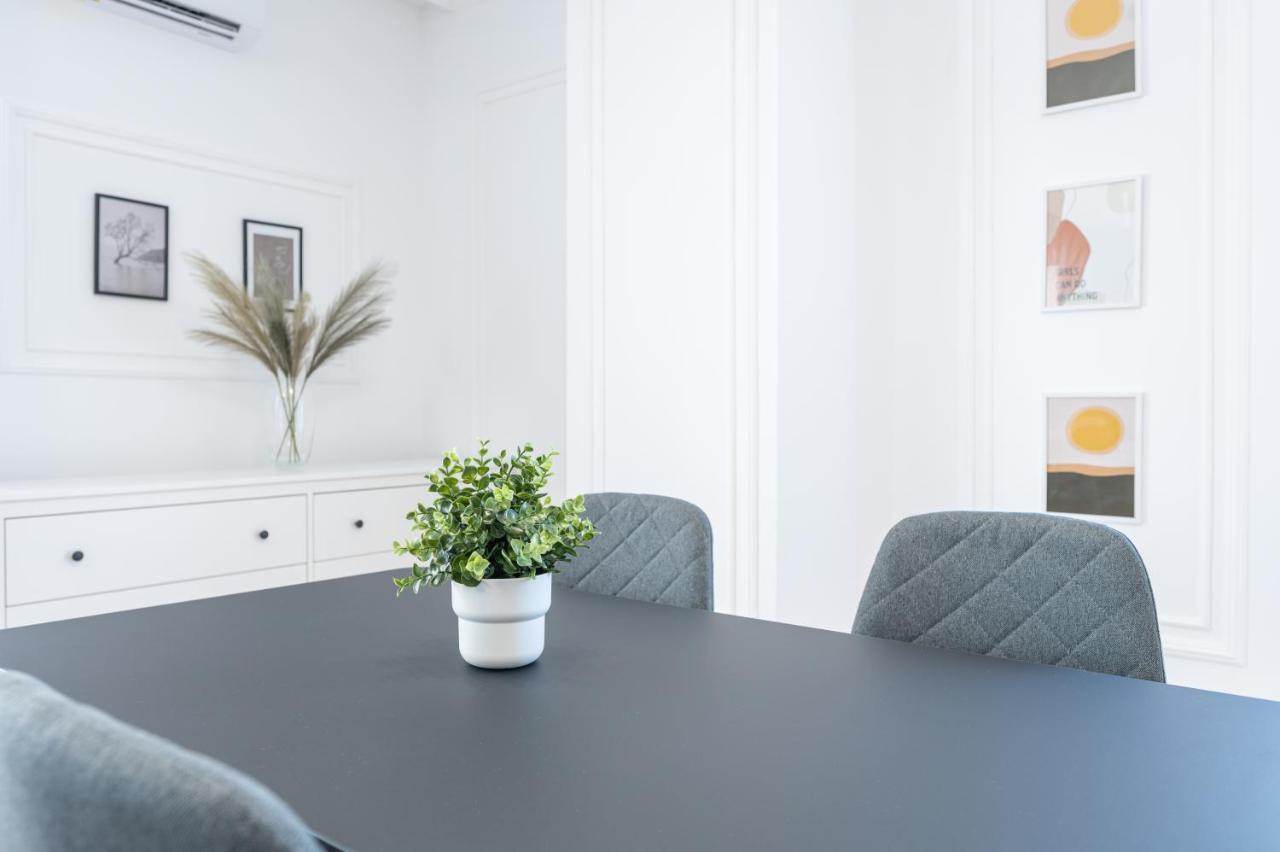Brioni Flat Lägenhet Oradea Exteriör bild